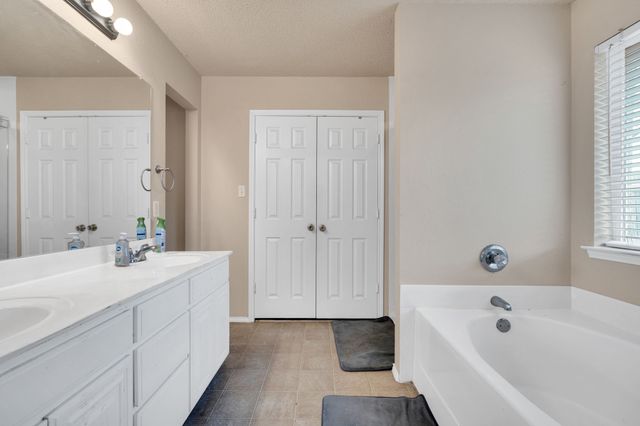 412 Barbara Jean Lane, Burleson, TX 76028