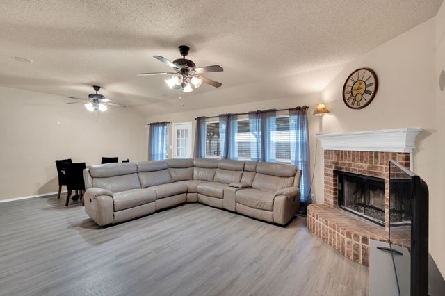 412 Barbara Jean Lane, Burleson, TX 76028