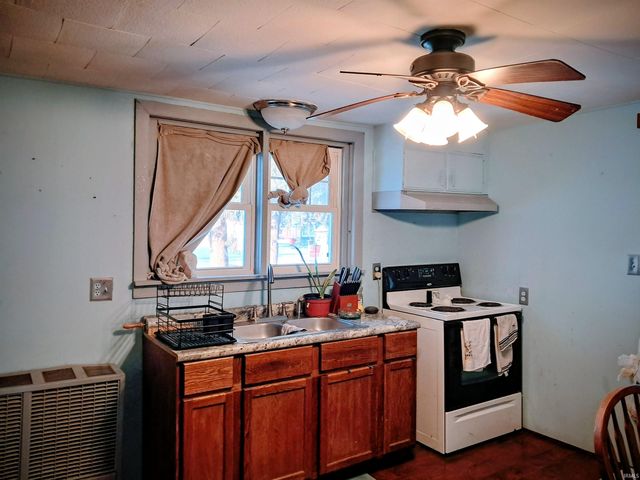 600 E street Street, Walton, IN 46994