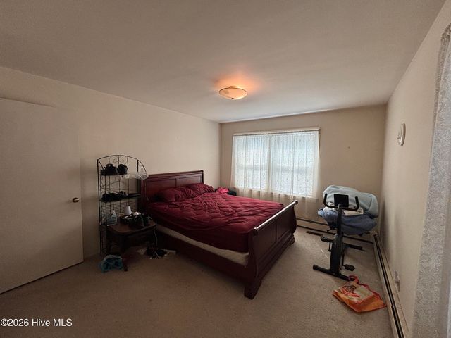 3381 E 10th Street, Greenville, NC 27858