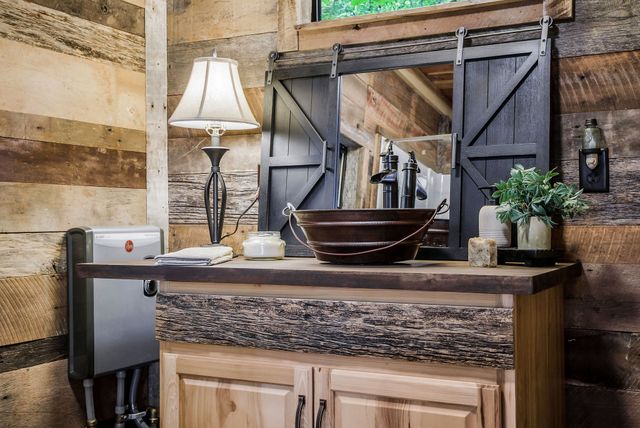 755 Music City Ranch Ln, Sparta, TN 38583