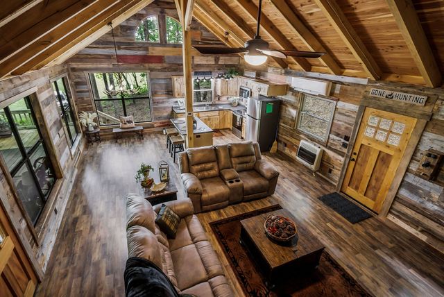 755 Music City Ranch Ln, Sparta, TN 38583