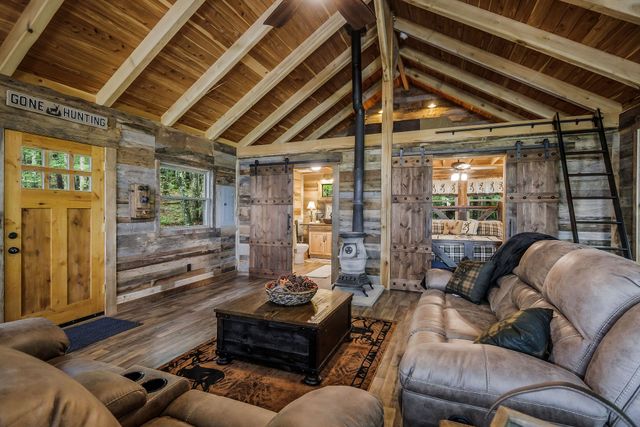 755 Music City Ranch Ln, Sparta, TN 38583