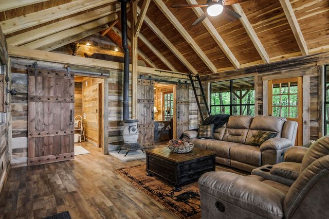 755 Music City Ranch Ln, Sparta, TN 38583