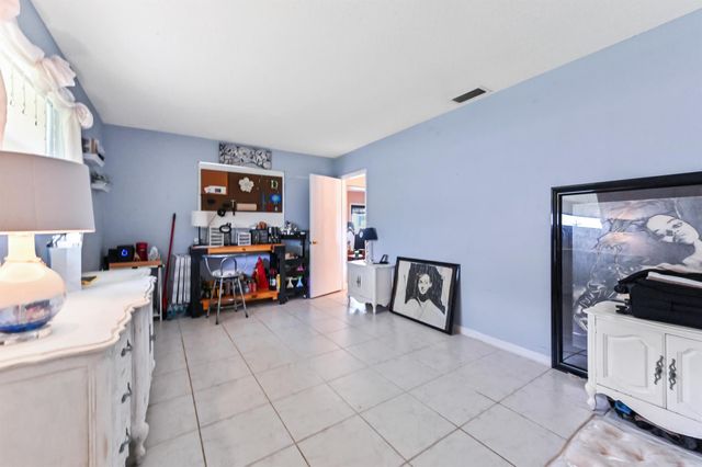 103 SW 18th Street, Boynton Beach, FL 33426