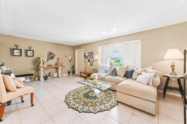 103 SW 18th Street, Boynton Beach, FL 33426