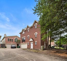 9709 Riddlewood Lane, Houston, TX 77025