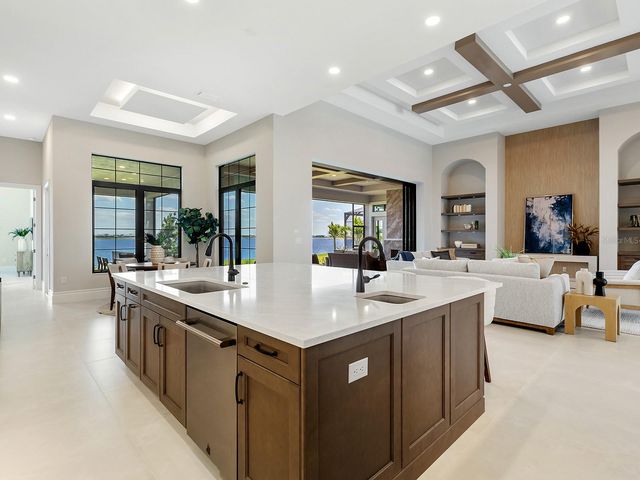 572 BLUE SHELL LOOP, Sarasota, FL 34240