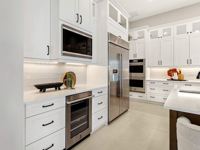 572 BLUE SHELL LOOP, Sarasota, FL 34240
