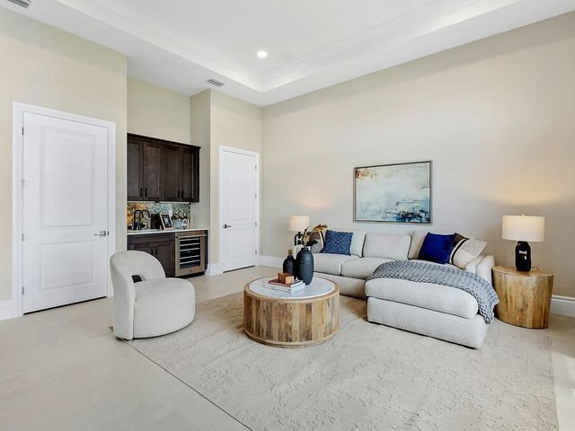572 BLUE SHELL LOOP, Sarasota, FL 34240