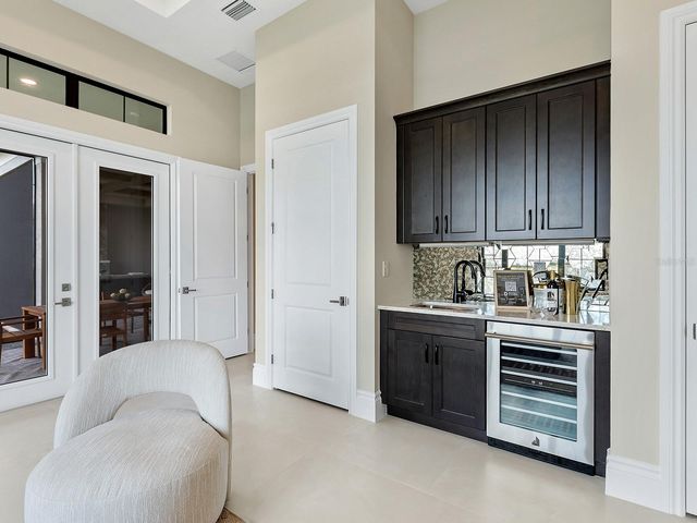 572 BLUE SHELL LOOP, Sarasota, FL 34240