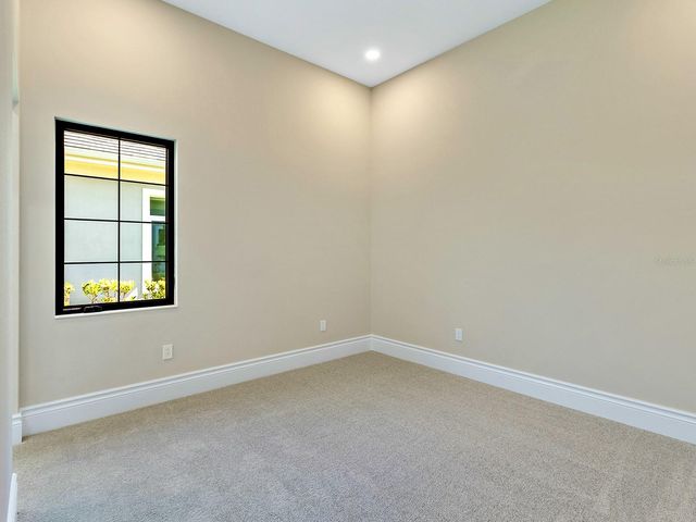 572 BLUE SHELL LOOP, Sarasota, FL 34240