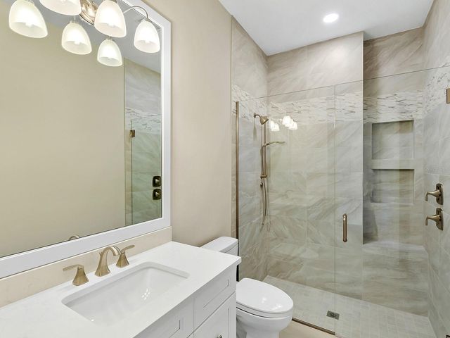 572 BLUE SHELL LOOP, Sarasota, FL 34240