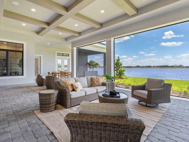 572 BLUE SHELL LOOP, Sarasota, FL 34240