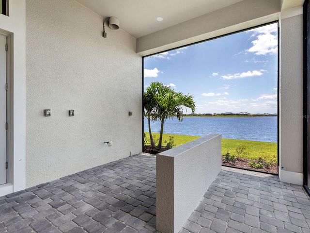 572 BLUE SHELL LOOP, Sarasota, FL 34240