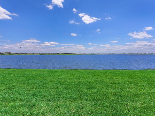 572 BLUE SHELL LOOP, Sarasota, FL 34240