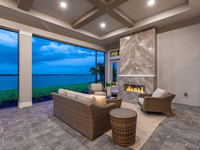 572 BLUE SHELL LOOP, Sarasota, FL 34240