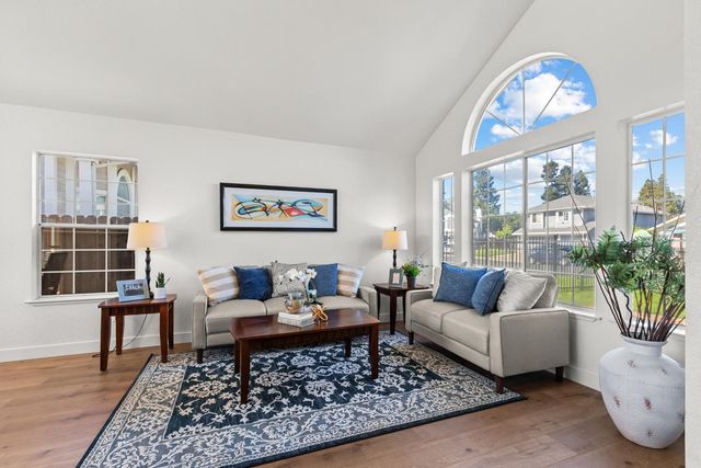 5016 Krista Ct, Elk Grove, CA 95758