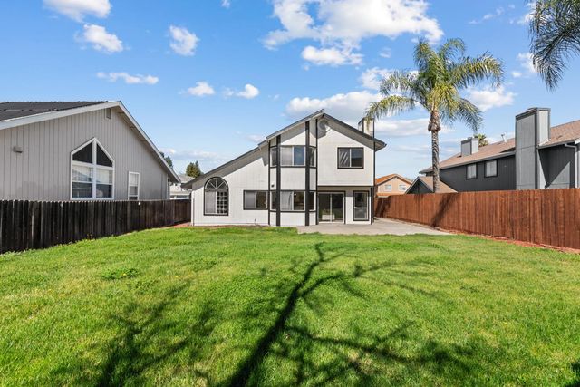5016 Krista Ct, Elk Grove, CA 95758