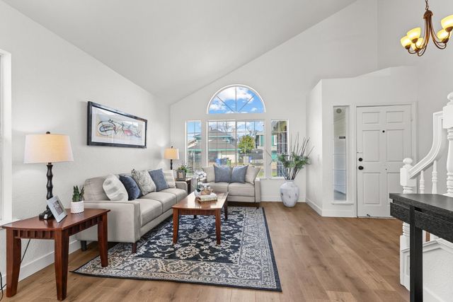 5016 Krista Ct, Elk Grove, CA 95758