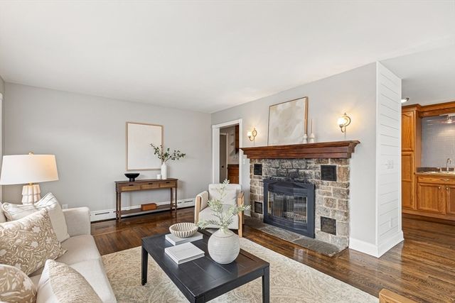 29 Fenton Avenue, Attleboro, MA 02703