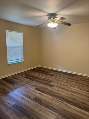 3535 Nasa Road 1 Parkway 40, Seabrook, TX 77586