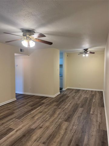 3535 Nasa Road 1 Parkway 40, Seabrook, TX 77586