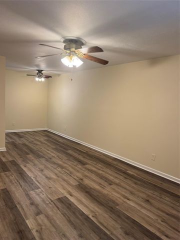 3535 Nasa Road 1 Parkway 40, Seabrook, TX 77586