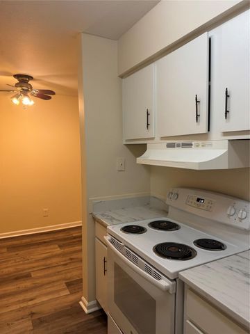 3535 Nasa Road 1 Parkway 40, Seabrook, TX 77586
