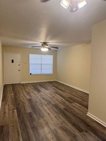 3535 Nasa Road 1 Parkway 40, Seabrook, TX 77586