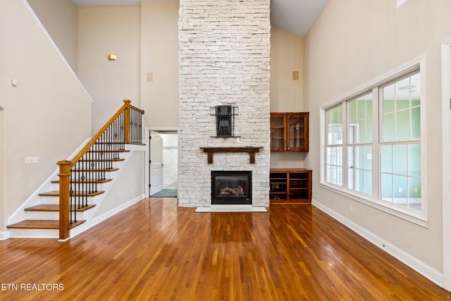 10033 Autumn Valley Lane, Knoxville, TN 37922