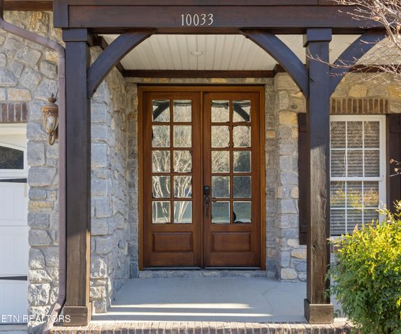 10033 Autumn Valley Lane, Knoxville, TN 37922