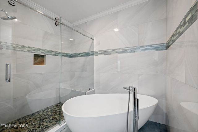 10033 Autumn Valley Lane, Knoxville, TN 37922