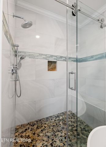 10033 Autumn Valley Lane, Knoxville, TN 37922