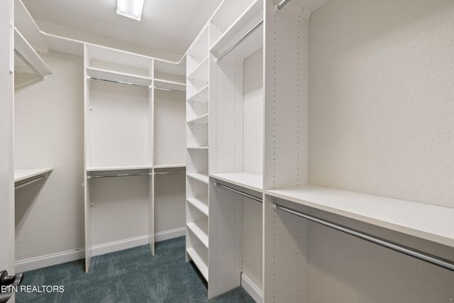 10033 Autumn Valley Lane, Knoxville, TN 37922