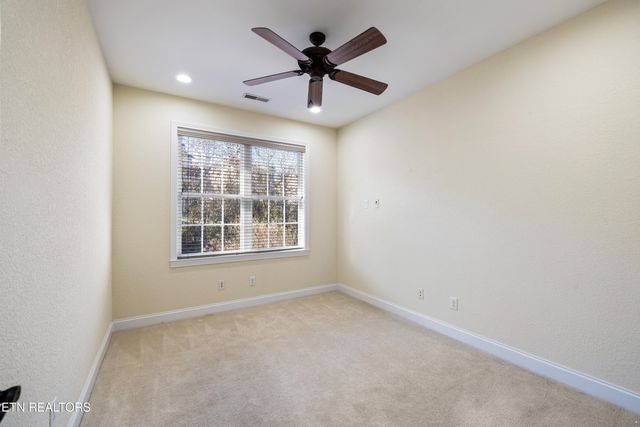 10033 Autumn Valley Lane, Knoxville, TN 37922