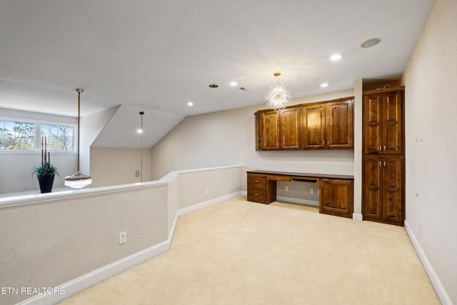 10033 Autumn Valley Lane, Knoxville, TN 37922