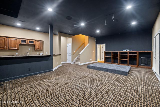 10033 Autumn Valley Lane, Knoxville, TN 37922