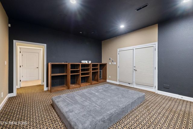 10033 Autumn Valley Lane, Knoxville, TN 37922