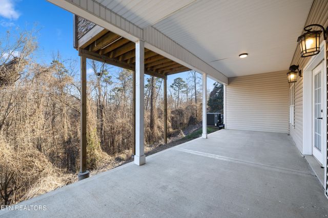 10033 Autumn Valley Lane, Knoxville, TN 37922