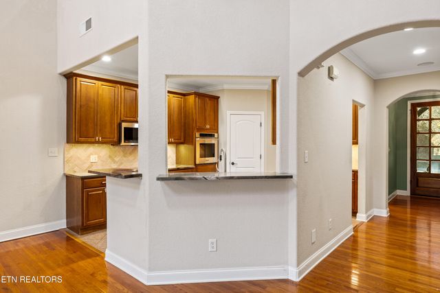 10033 Autumn Valley Lane, Knoxville, TN 37922