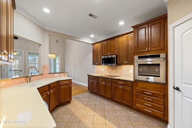 10033 Autumn Valley Lane, Knoxville, TN 37922