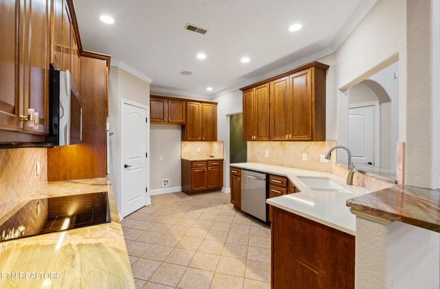 10033 Autumn Valley Lane, Knoxville, TN 37922