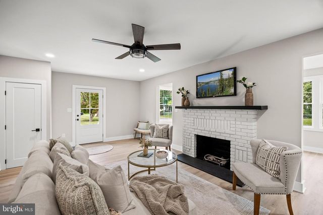 401 AVONDALE AVE, Haddonfield, NJ 08033