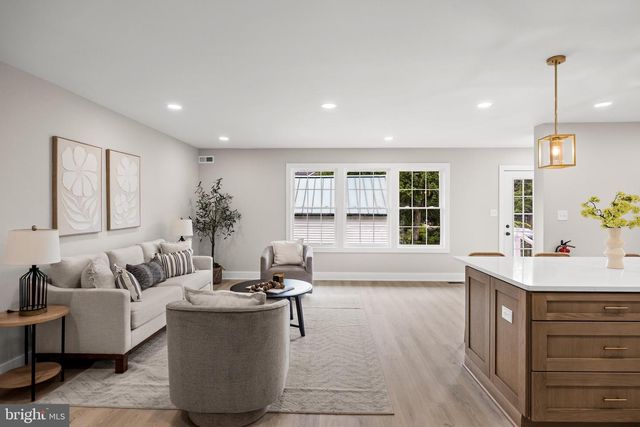 401 AVONDALE AVE, Haddonfield, NJ 08033