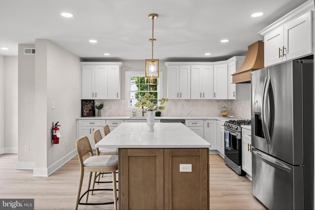 401 AVONDALE AVE, Haddonfield, NJ 08033
