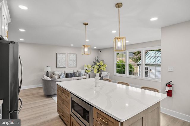 401 AVONDALE AVE, Haddonfield, NJ 08033
