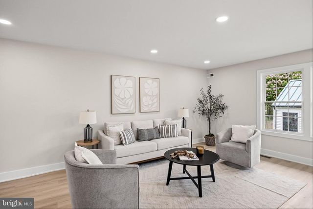401 AVONDALE AVE, Haddonfield, NJ 08033