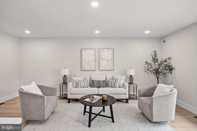 401 AVONDALE AVE, Haddonfield, NJ 08033