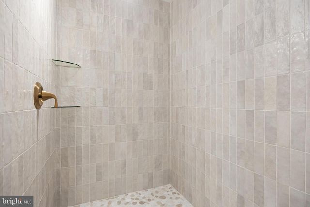 401 AVONDALE AVE, Haddonfield, NJ 08033